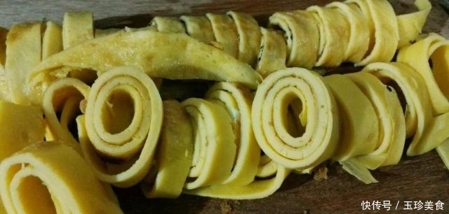 在家里吃火锅,这“4种”美食不要忘,火锅的“灵魂”所在