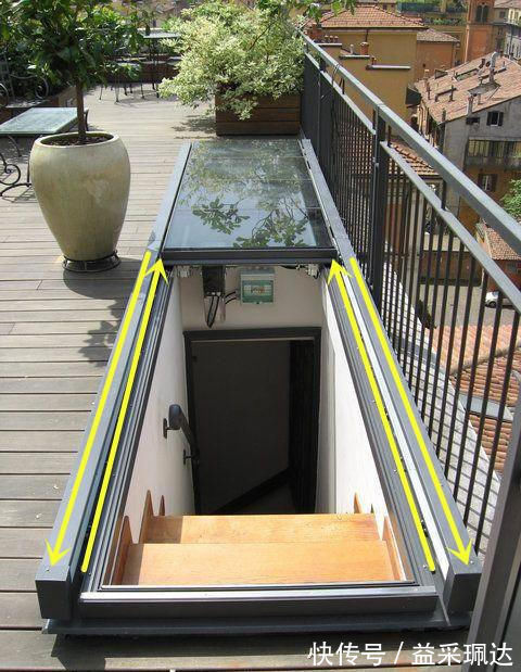 盖板式|买了顶楼就是好，凿个天窗入口，把楼顶收拾干净，一家独享大露台！