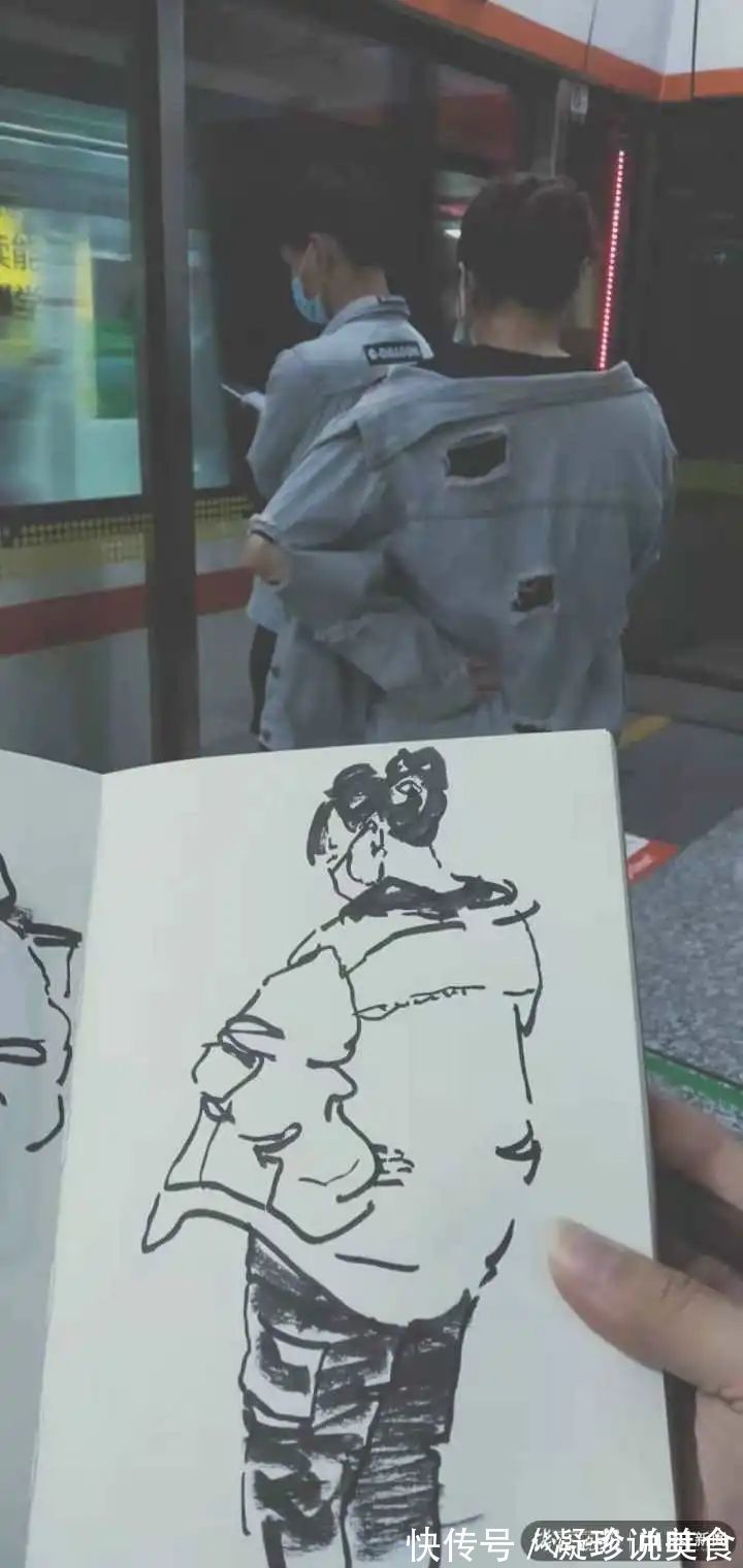 一幅画&3年画了12000多幅!地铁早晚高峰上,他画了这些偶遇的人