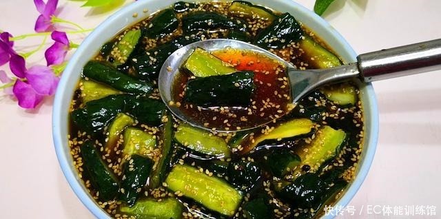 酱黄瓜原来这么简单,不用晾晒,腌完就能吃,香脆爽口又开胃