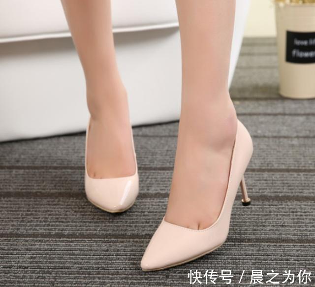 高跟鞋 细跟鞋带来的时尚感,犹如耀眼的光芒在足尖绽放!