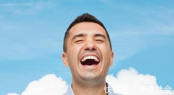 泡脚|长寿的人,通常有5个共性,占的越多,长寿离你越近