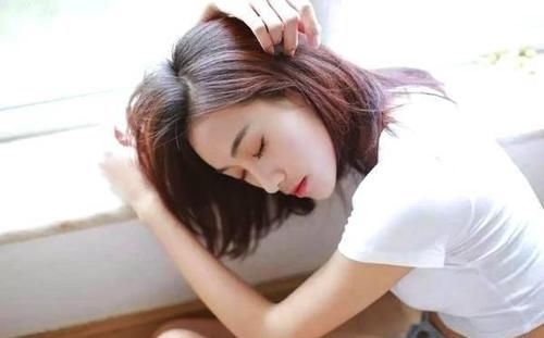 保湿精华和保湿乳先用哪个 干皮补水保湿精华液大合集