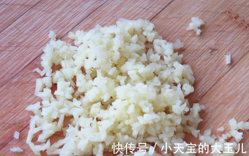 冬天最爱吃的菜，2块钱拌一盘，下酒下饭，用来宴客特有面儿