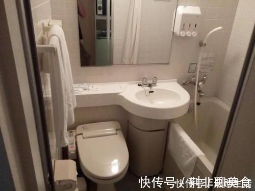 功能区|卫生间小到转不开身,这四种装修设计最值得推荐,拯救小户型卫生间