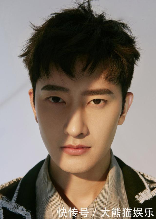 头发|男生不要只会剪“寸头”,这4款刘海发型更适合秋天,清新又帅气