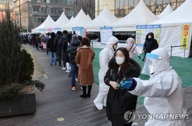 疫情|奥密克戎肆虐，韩国单日新增病例首次破10万！而限制措施将放宽
