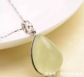 水滴|吊坠大多做成水滴的形状，这究竟是什么原因呢？