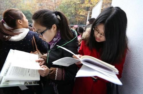 大学生过得颓废，还洋洋得意？别着急，等毕业了就该后悔了