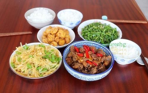 豆角|儿子收到录取通知书,晚餐四道家常菜,邻居怪不得你家孩子低调