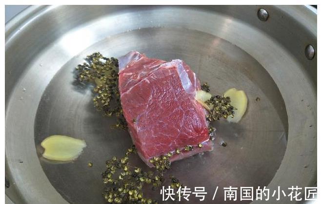 煮牛肉时，总是发柴又塞牙？教你1招，煮出软烂好吃牛肉
