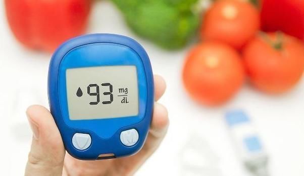 慢性疾病|血糖偏高的人,3种食物最好少吃,或许稳定血糖并不难!