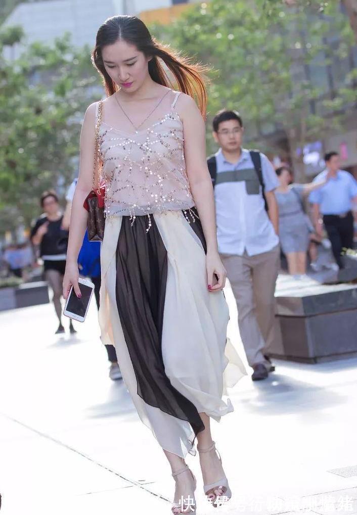 清纯 从来没见过如此清纯的美女,爸爸喜欢的类型,要是我女朋友就好了