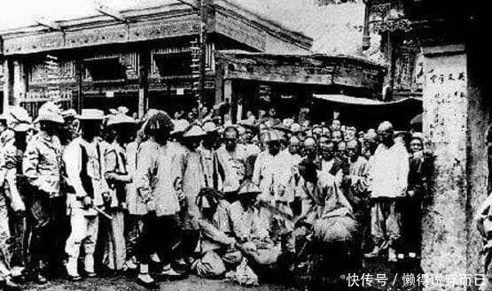 大屋|揭秘江东六十四屯惨案，俄国士兵驱赶居民到大屋中后活活烧死！