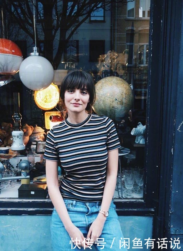 花纹|法国女人优雅到骨子里，街头随便一拍都是风景，穿搭风格值得学习