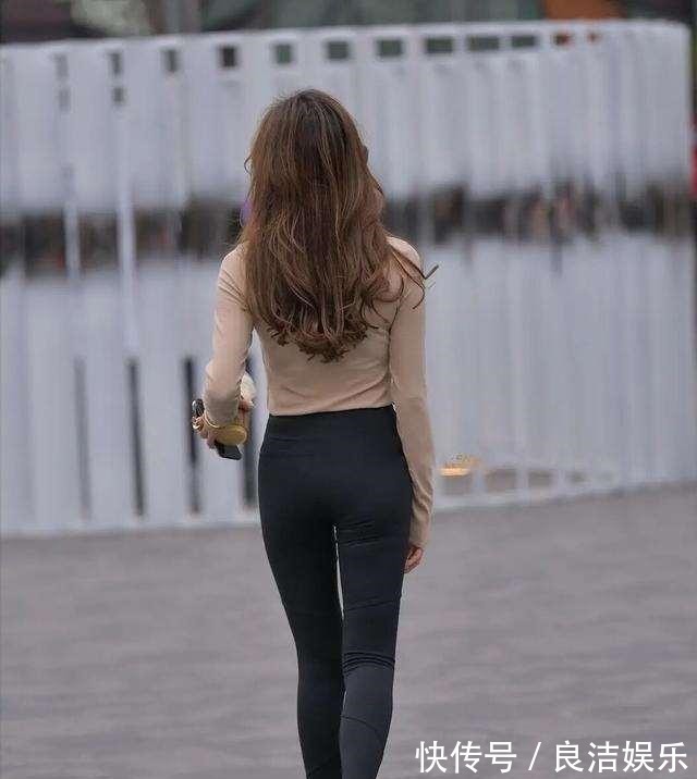 卫衣 打底裤永不过时,凸显时尚气质,时尚格调不局限!