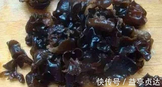 毛木耳|木耳错误食用会致人重病专家和食物无关,与错误的操作手法有关