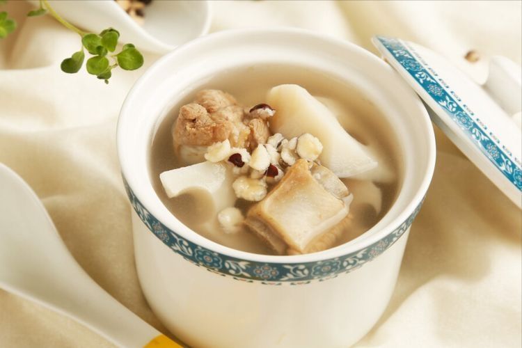 炖大骨头汤，切忌直接加水炖，谨记重要2步，骨汤更香更浓白