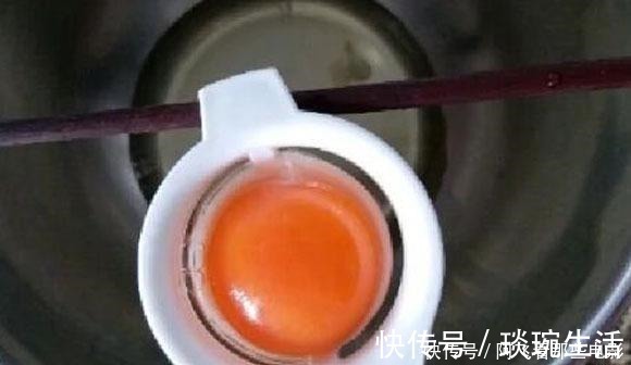 最近迷上吃“它”,无需烤箱,一拌一蒸就出锅,香甜丝滑,真好吃