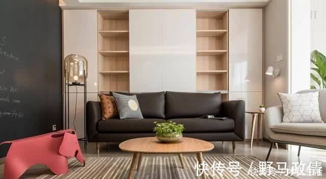 沙发墙|老公坚持装4米长电视柜,沙发墙“加厚”35公分完工都夸他机智