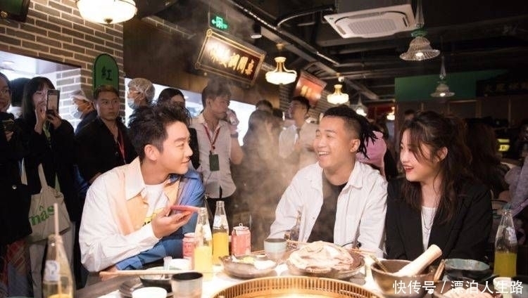 郑恺火锅分店开业,陆毅亮相助阵,胖了一圈但颜值没崩