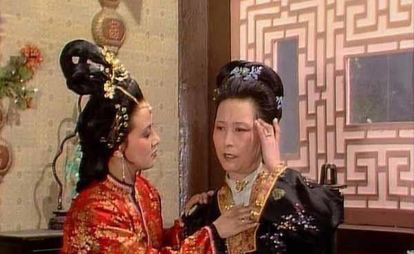 王夫人$薛蟠为何要折腾两三年,花大把银子给林黛玉配药?