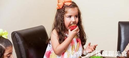 一日三餐|从小不被允许吃零食的孩子将来会怎样?两种结局,很戳心