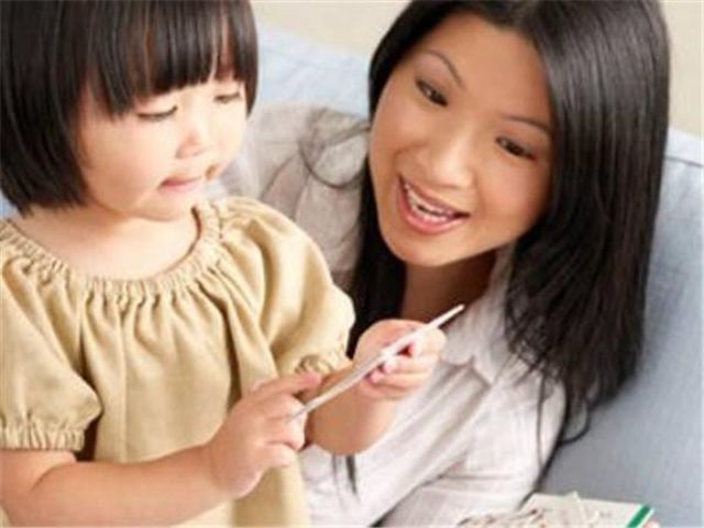 吉吉|这4种行为孩子觉得很丢脸，父母却沾沾自喜引以为傲，你做过吗？