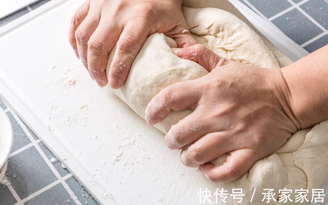 五香粉|蒸包子容易“死面”?奶奶教我3窍门,包子松软可口,出锅不回缩