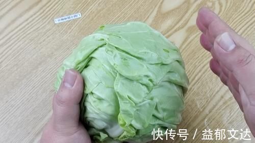 包菜切记别用清水洗,等于吃农药,教你正确方法,脏东西全跑光