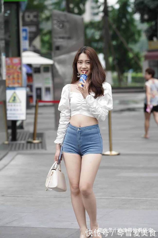 包臀裙 收腰牛仔短裤包臀裙瑜伽裤这三种装扮,时尚显瘦,吸睛无数
