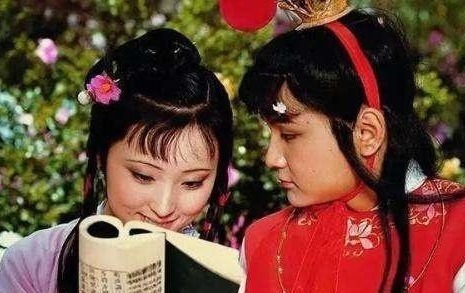 曹雪芹$林黛玉有一宝物,从出场到死都戴着,其实有深层含义