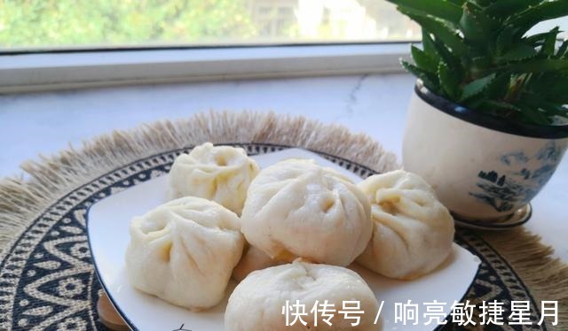 天气冷了，来一个热乎乎的肉包子，越嚼越香全身都暖和了，舒服啊！