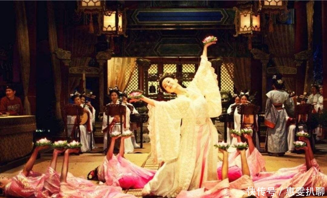 如今|杜甫做客将军府,写下一首诗,后2句如今成夸人的口头禅