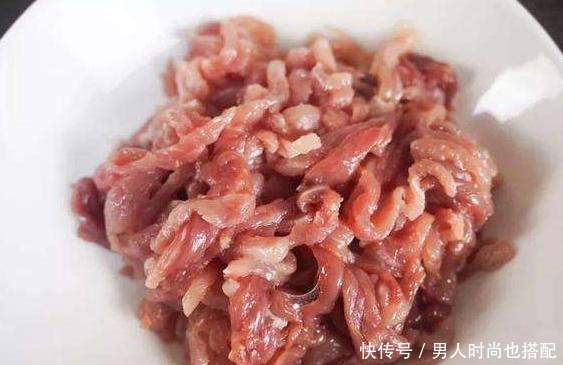 炒猪肉,先放盐先放酱油很多人容易做错,难怪猪肉又硬又柴