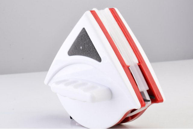 双面玻璃擦吸住后如何分开?打开双面玻璃擦是需要注意哪些事项!