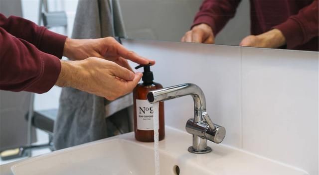 藏红花|女人来姨妈时，谨记“2洗、3不洗”，排出污血，子宫或慢慢变干净