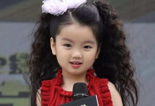 父母|“我要賺錢養(yǎng)弟弟”,4歲的阿拉蕾被過度消費(fèi),如今長成了這樣