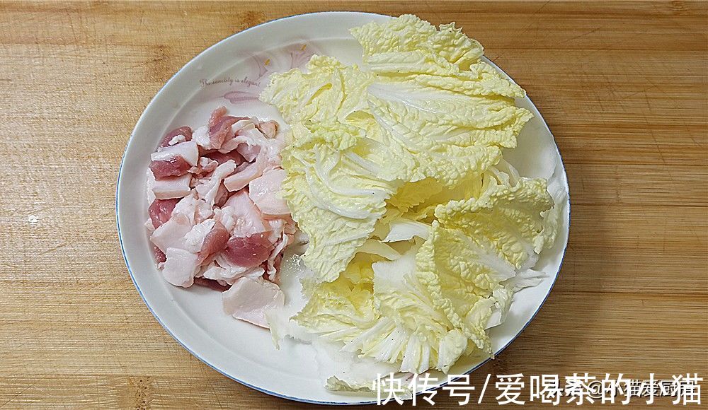 白菜豆腐煲粉条,鲜香微辣好吃开胃下饭,冬天吃完浑身暖和