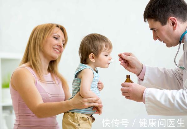 宝妈|孩子发烧该不该用退热贴,其实退热贴不能乱用,发烧时可以这样做