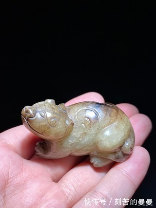 水银$明 和田玉籽料 水银沁 瑞兽 把件