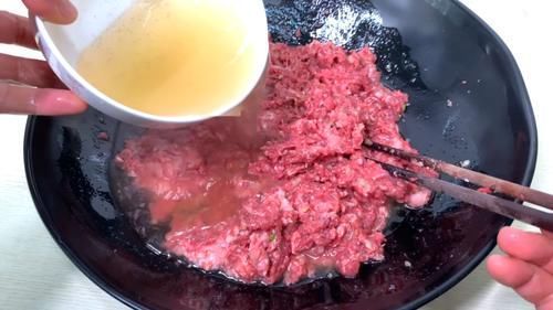 大葱|羊肉和它是绝配,包饺子吃最香,比胡萝卜还营养,比韭菜饺子还鲜