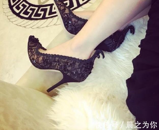 高贵 时尚简约的细跟鞋,尽显女人的高贵优雅