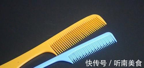 把牙膏涂抹在梳子上太实用了,我也是今天刚知道,看完尽快提醒家人