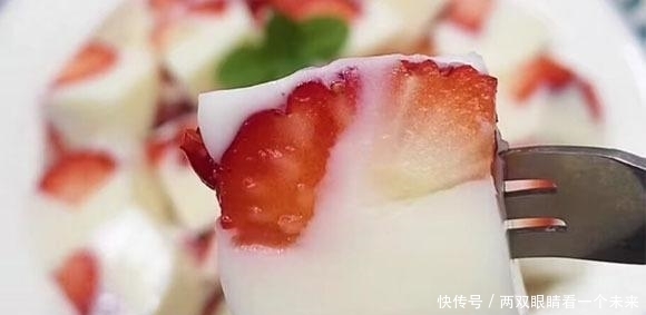 气温回暖了,这款甜品我家最近常吃,无需烤箱,熬一熬放凉就能吃