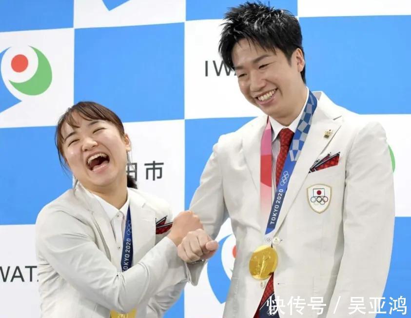 伊藤|3000日本人在寒风中为伊藤美诚庆祝:伊藤,你是我们的偶像!
