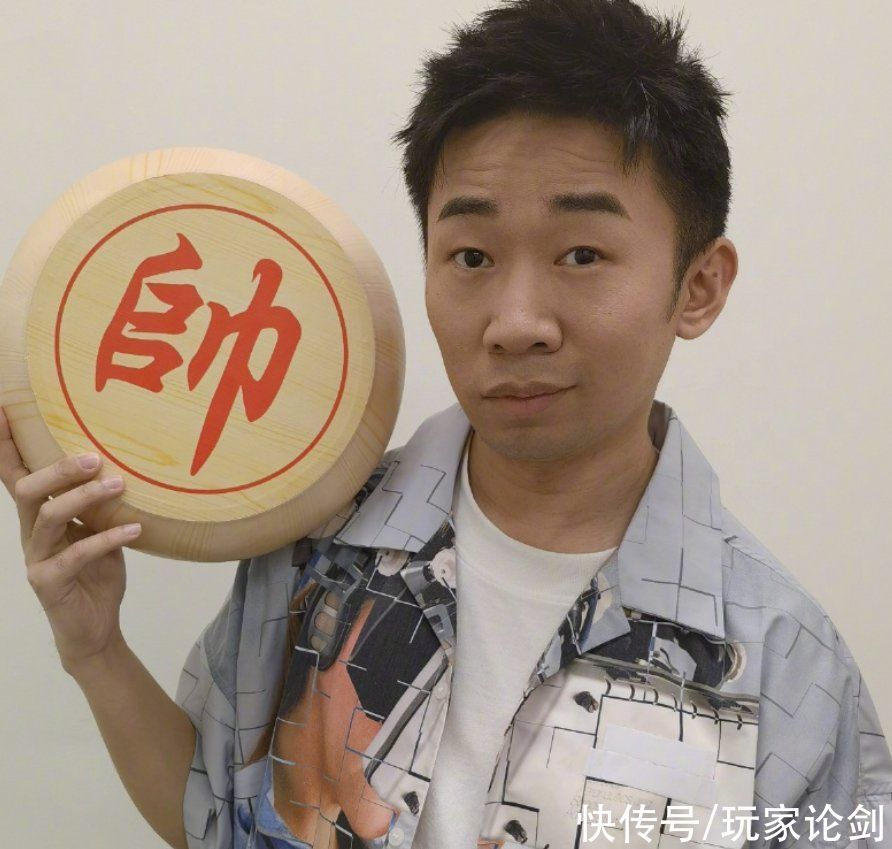 六小齡童|網(wǎng)傳楊迪已經(jīng)領(lǐng)證結(jié)婚，手上的戒指引熱議，這波狗糧先吃了