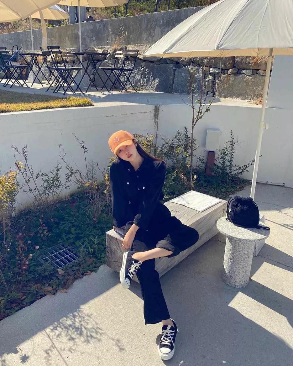  女生|厚外套+阔腿裤、毛衣+半裙、运动鞋 + 贝雷帽 = 精致冬日女生！