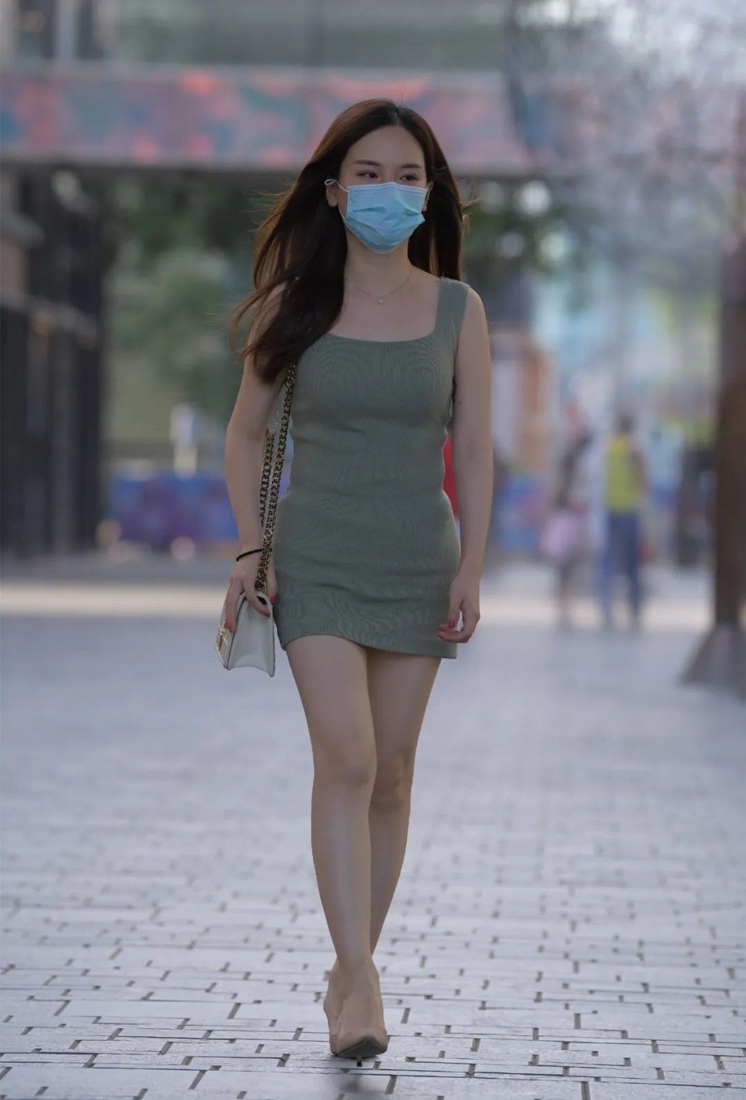 女生 时髦大气的穿搭方法,温婉优雅极具魅力,清爽抢眼十分出彩