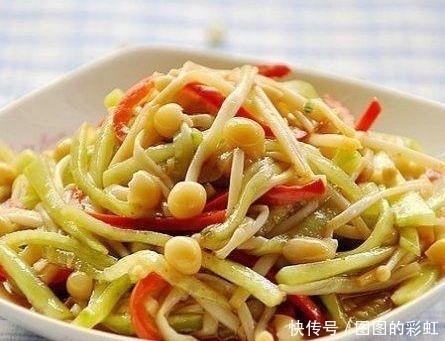 精选美食：凉拌菇笋丝，木耳炒黄瓜，酸甜虾仁豆腐，炖骨头的做法